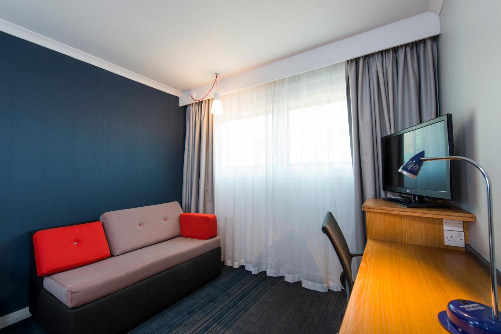 Express East By Ihg 3*